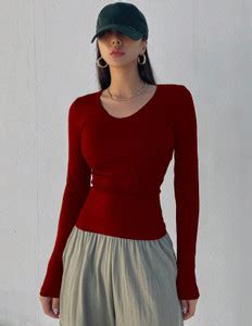 PERFETTE WOLLO Casual Solid Women Maroon Top - Buy PERFETTE WOLLO ...