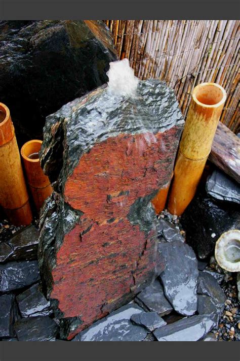 Kit Fontaine Monolith schiste rouge-noir 75cm - Fontaines Monolithes ...