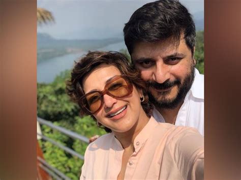 Sonali Bendre pens heartfelt message on 17th wedding anniversary post ...