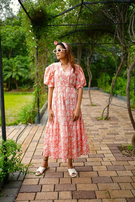 V-neck balloon sleeved dress – Label Kay