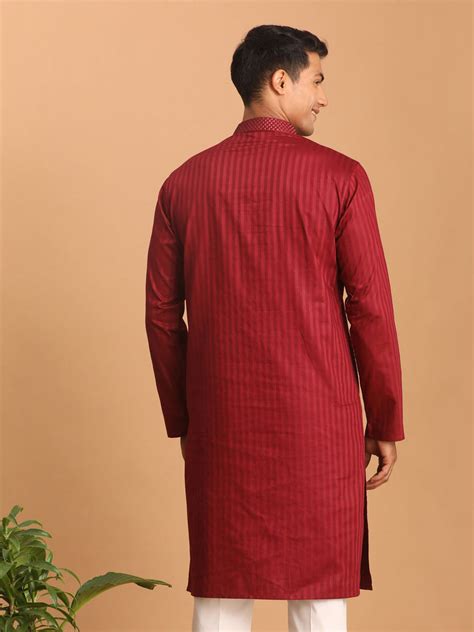 Men's Maroon Cotton Blend Solid Kurta – vastramay