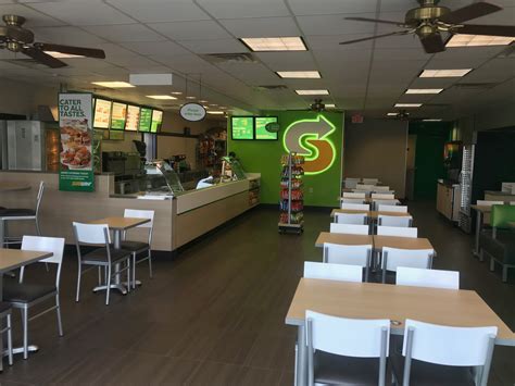 Subway Restaurant 的图像结果