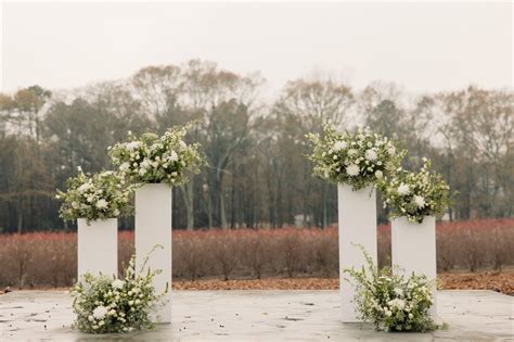 Modern Wedding Altar | Wedding altars, Outdoor wedding altars, Wedding ...