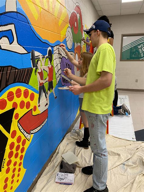 La Salle-Peru High School art students create mural to ‘brighten up the ...