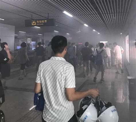 上海地铁：10号线没有着火浓烟已散去，目前运营正常|上海地铁|浓烟|着火_新浪新闻