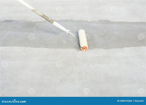To Using Roller Painting Skim Coat Surface of Concrete Pavement Floor ...