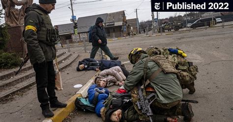 简报：俄军向乌克兰疏散人员开火；解读李克强政府工作报告 - The New York Times