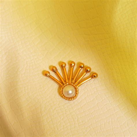 Buy Fashionable Gold Plated Wire and Pearl Bindi Online | Suhani Pittie