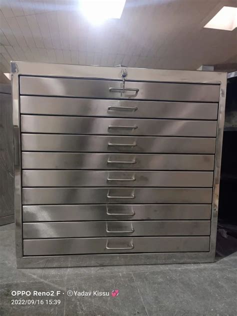SS Lockers and Cabinets - SS 304 Apron Locker Manufacturer from Vasai