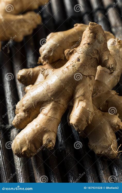 Raw Brown Organic Ginger Root Stock Photo - Image of health, cuisine ...