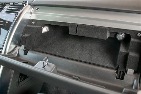 Land Rover Discovery P300 R-Dynamic SE 試駕｜一個舒適探索世界的方式 - Mobile01