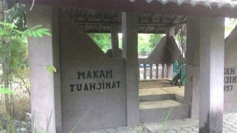 Kisah Al-Qur'an Mayok (Bahasa Kayuagung/berenang melawan arus) dan Nama ...