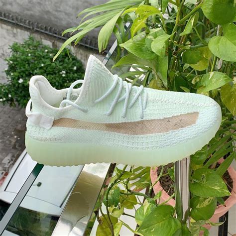 ADIDAS YEEZY first copy shoes/ latest shoes 2023