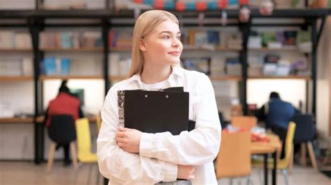 Trade School 的图像结果