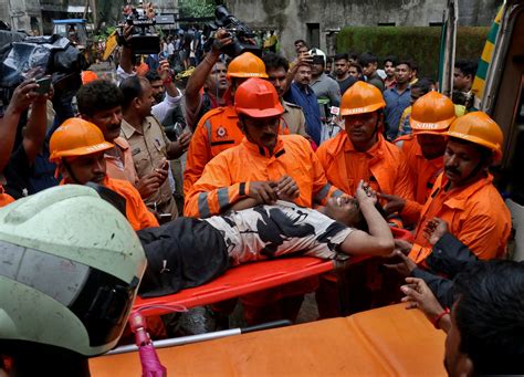 India building collapse kills 3 people in Mumbai