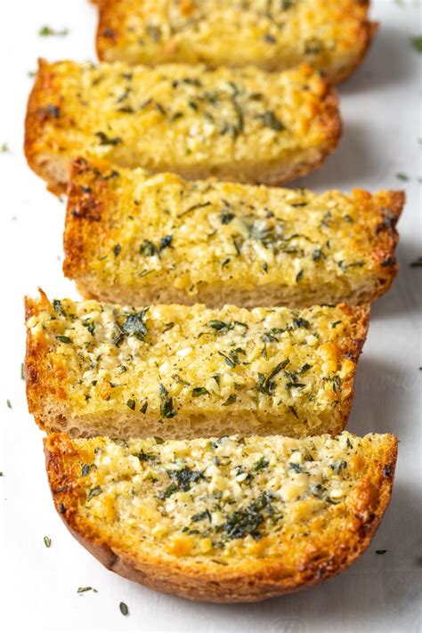 The BEST Easy Garlic Bread (VIDEO) - A Spicy Perspective