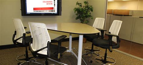 Huddle Room Table 的图像结果