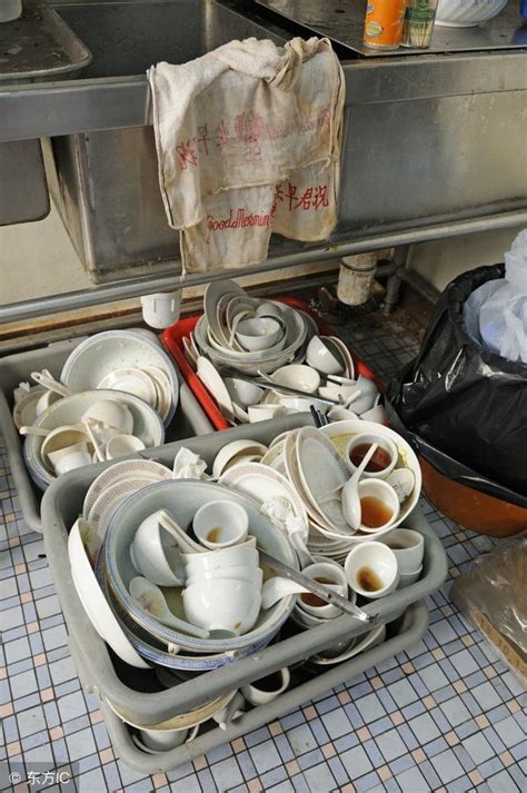 香港的洗碗工月薪12600，還不含小費等，可為什麼內地人不願去 - 每日頭條