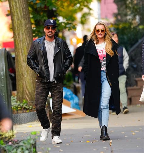 Hannah Teter Johnny Bananas