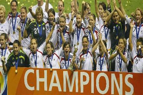 图文-[女足世界杯]中国3-2丹麦 胜利属于我们_足球_2008奥运站_新浪网