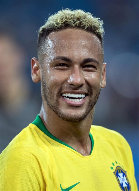 10 iconic Soccer Haircuts | Haircut Inspiration