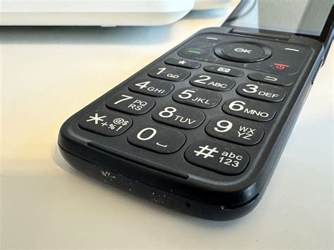 Flip Phone - Guide, Specs, Prices, and More - Swappa