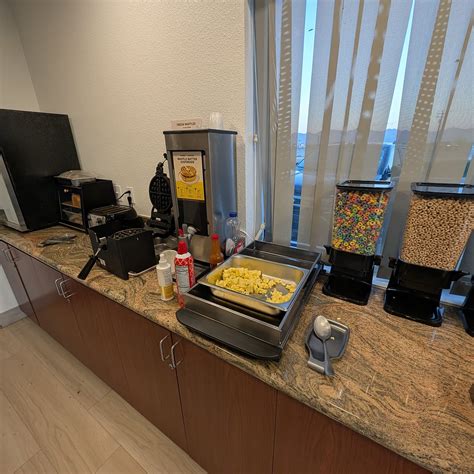 DAYS INN BY WYNDHAM RIDGECREST NEAR CHINA LAKE NAVAL STATION - Hotel ...