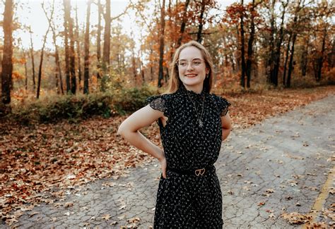 Jozie Conner-2024 Senior by Kristy Hughes Photography