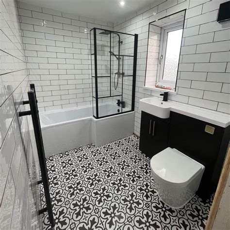 Black And White Bathroom Tiles Black & White Bathroom Tiles | Beaumont