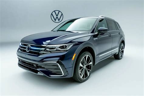 Up Close With the 2022 Volkswagen Tiguan: Can It Make a Bigger Splash ...