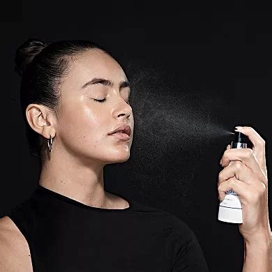 Smashbox Photo Finish Revitalize 8-in-1 Primer Essence