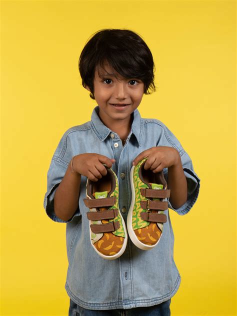 Low Top Straps Sneakers – HOPUP