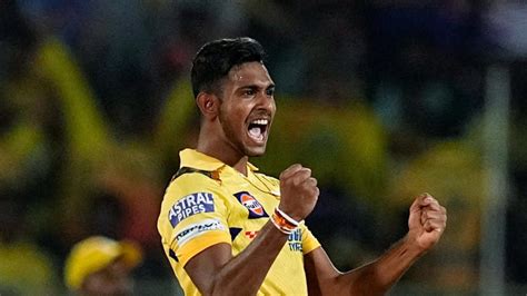 CSK vs RCB: Pathirana replaces Nathan Ellis, Bhuvneshwar Kumar debuts ...