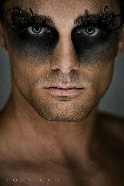 dark eye makeup for men