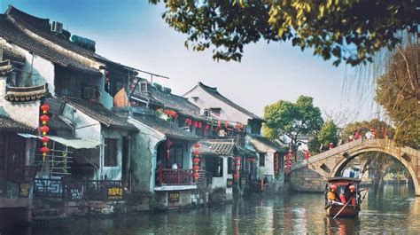 小桥流水：把江南古镇绘进旅游宣传单里
