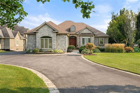 35 Settler's Landing Drive, Quinte West, ON K8R 0A9