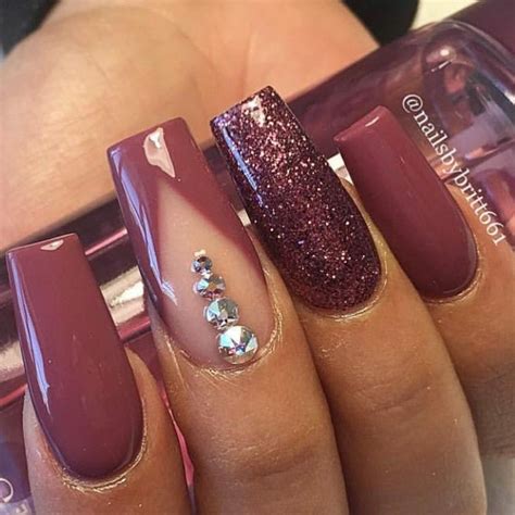 acrylic nails burgundy