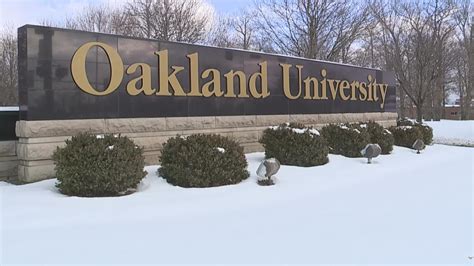 Oakland University officials make scholarship error | wzzm13.com