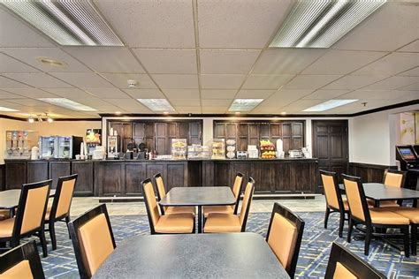 Baymont by Wyndham Madison West / Middleton WI West Bar and Lounge ...