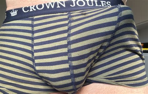 Waiting to be unwrapped. (53) Uk guy. DMs open : r/dilfonline