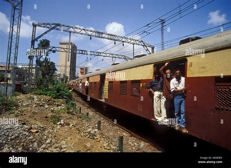 Local Train Local Train 的图像结果