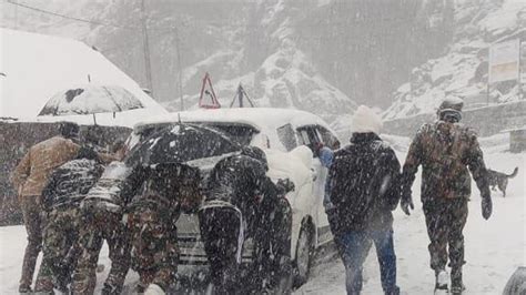 25 Killed after Eastern Afghanistan Province Hit by Landslide Due to ...