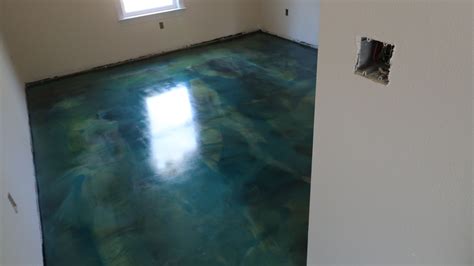 What a fun color combo! Our clients chose a green and blue metallic ...