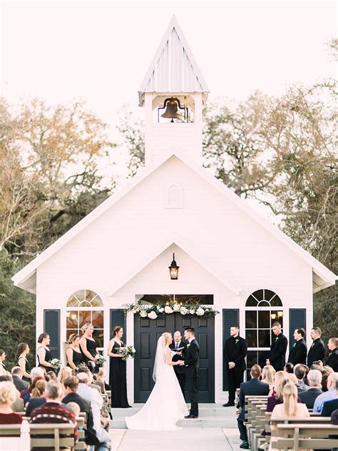 Beneath the Oaks wedding venue Texas, White and navy wedding chapel ...