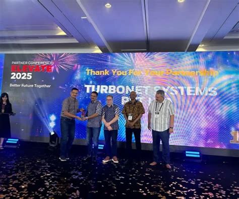 Honored to receive the 10-Year Partnership Award from Honeywell in Bali ...