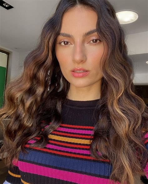 Quem é Roberta Franco, a dublê de Camila Queiroz em 'Verdades Secretas 2'? - Revista Marie ...