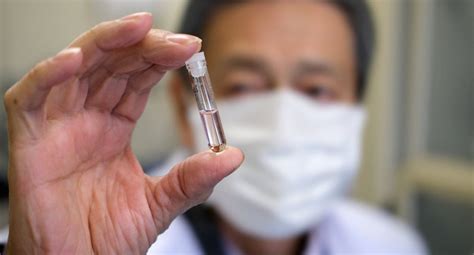 COVID-19: Is SARS-CoV-2 evolving differently after omicron