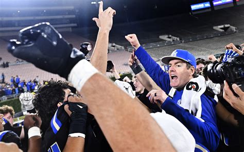 Santa Margarita football dominates Centennial to win Division 1 title ...