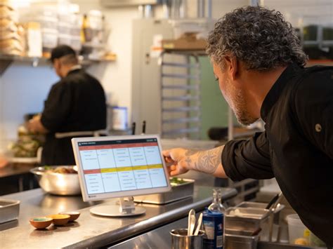 Kitchen Display System (KDS) for Restaurants | Clover