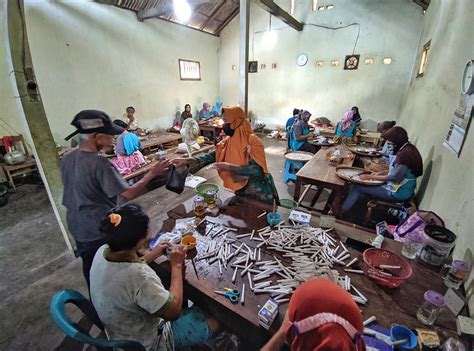 Industri Rokok, Sapi Perah bagi Pemerintah?